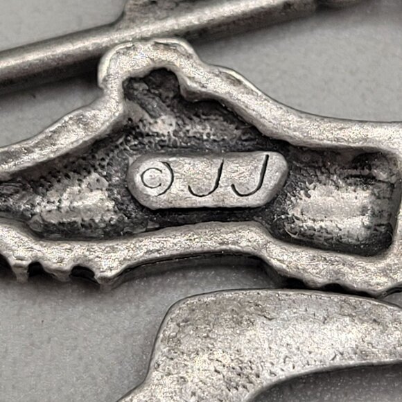 JJ Jonette Jewelry Golf Themed Brooch Dangling Charms Pewter - Picture 3 of 3